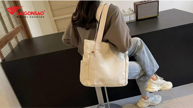 Túi tote đeo chéo vải canvas năng động cho giới trẻ
