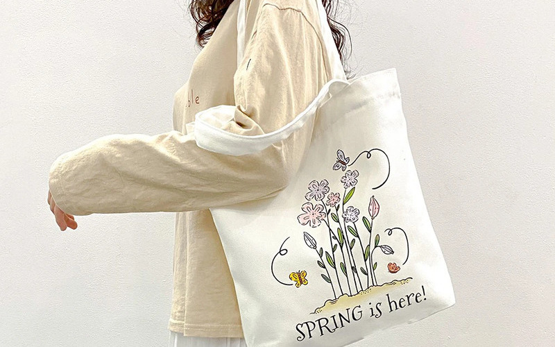 Xu hướng sử dụng túi tote canvas năm 2026 nghiêng về thiết kế tối giản