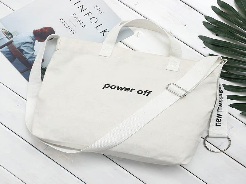 Túi tote đeo chéo thời trang cho giới trẻ