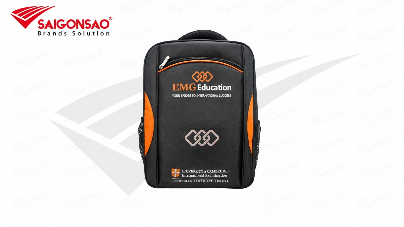 Mẫu balo trung tâm anh ngữ cho sinh viên và người đi làm Balo EMG Education màu đen phối cam, kiểu dáng gọn cho học viên lớn tuổi